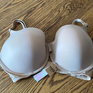 Victoria’s Secret Pink lightly padded Bra